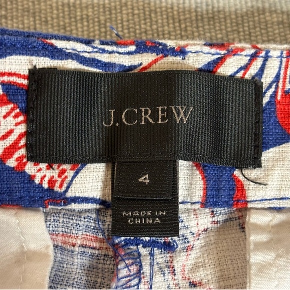 J.Crew Red White Blue Floral Hawaiian Print Chino Shorts Tropical Size 4 - Picture 3 of 8